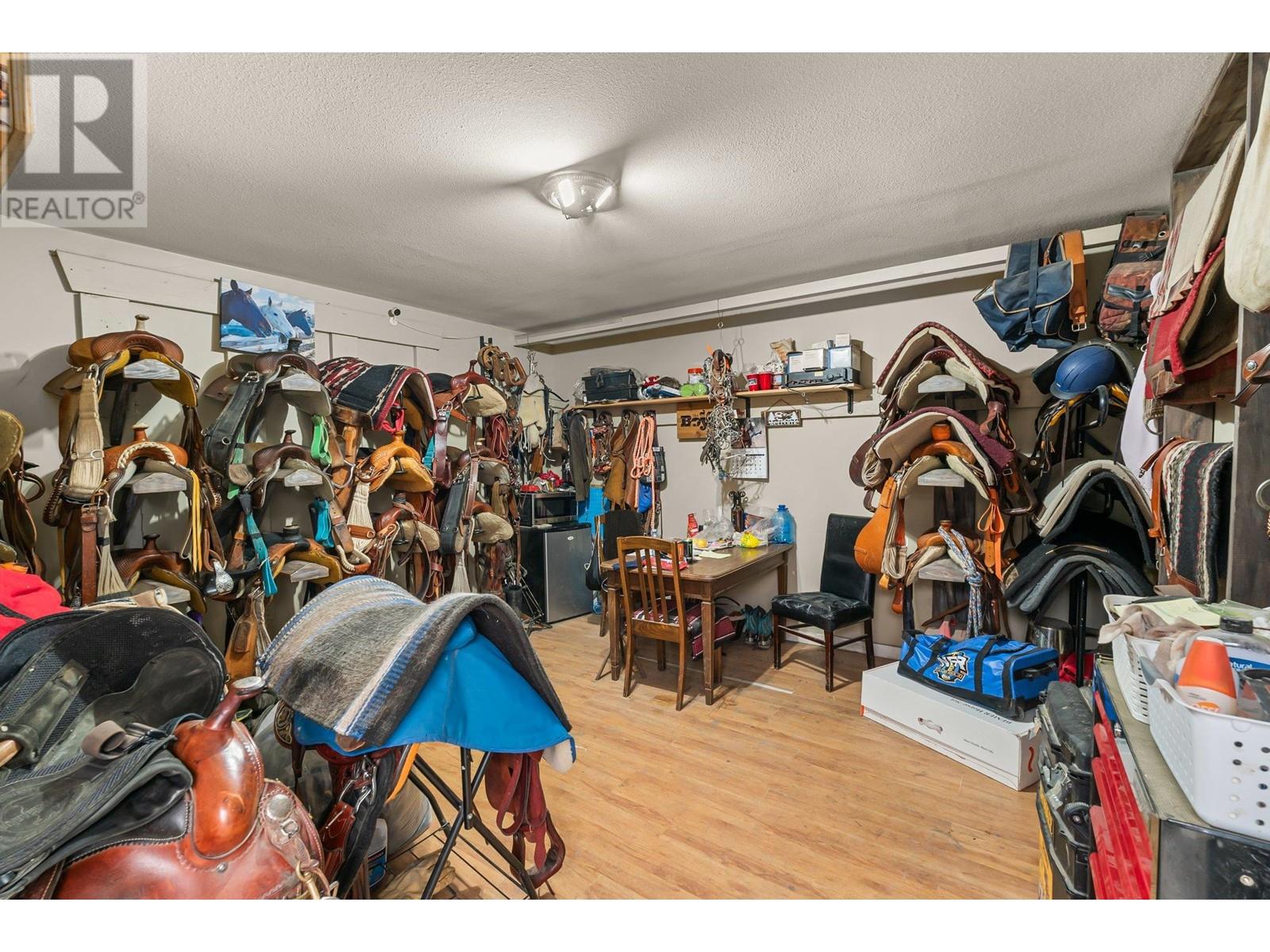3830 Casorso Road - 20