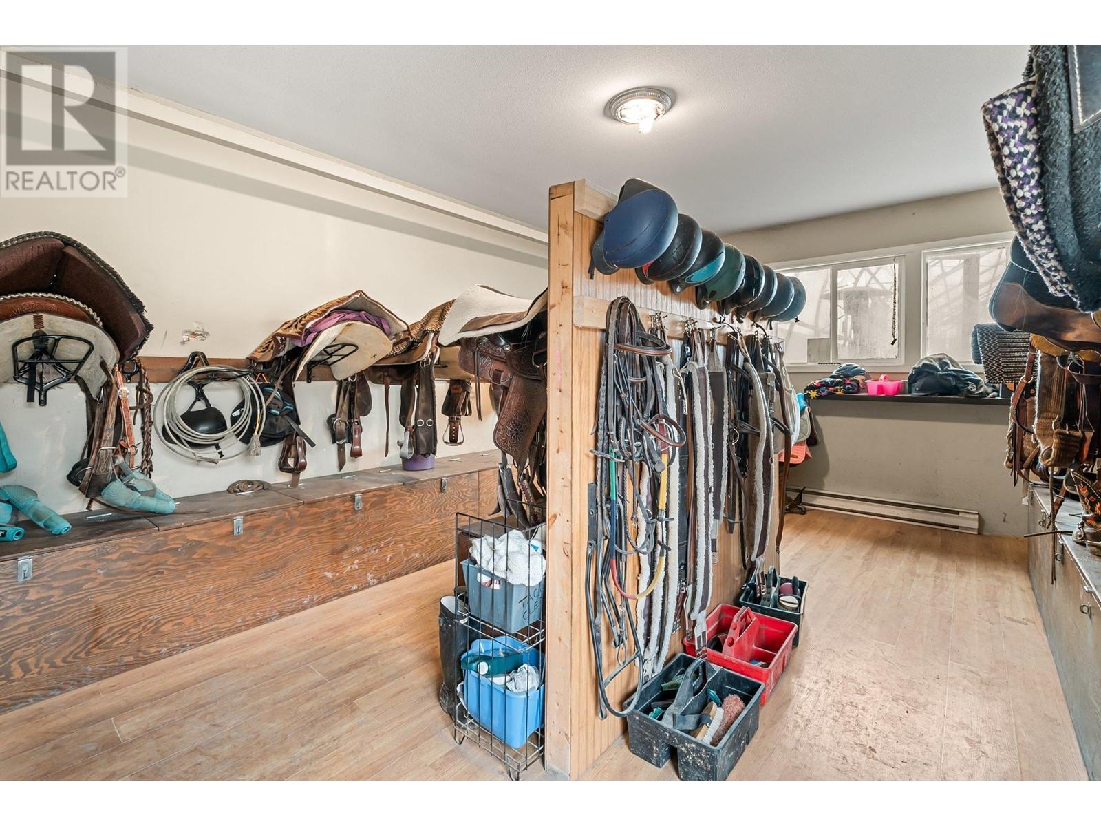 3830 Casorso Road - 28