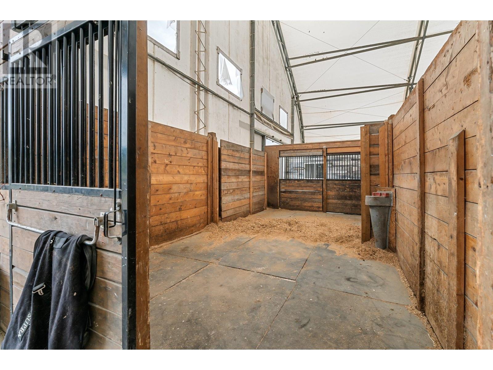 3830 Casorso Road - 29