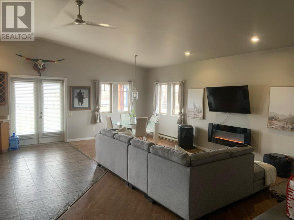 3830 Casorso Road - 32