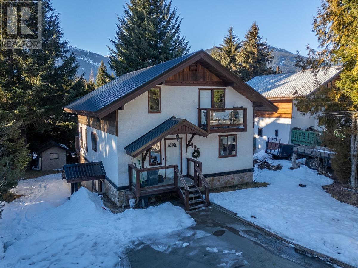 7425 AMBASSADOR CRESCENT, Whistler
