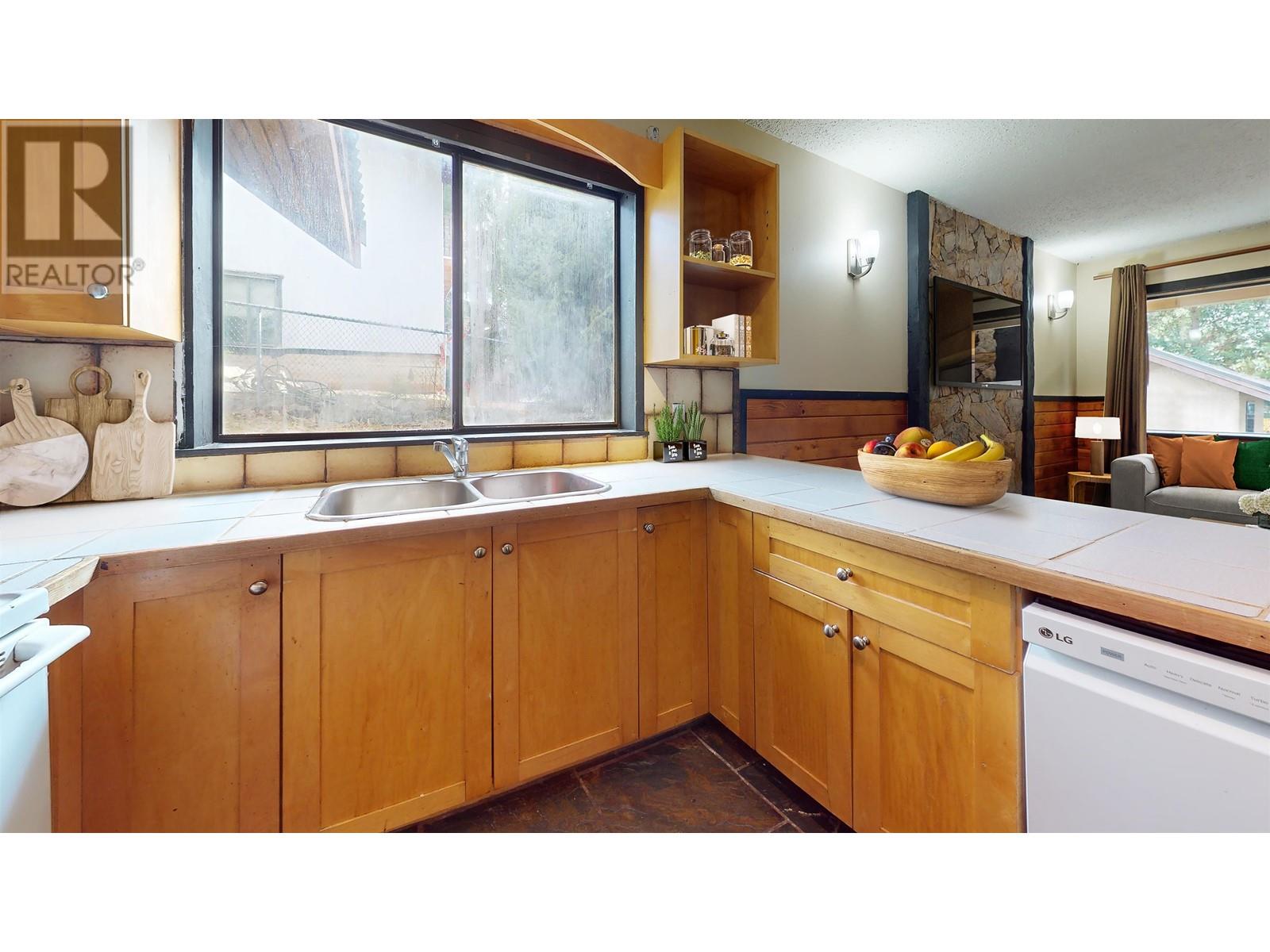 7425 AMBASSADOR CRESCENT, Whistler