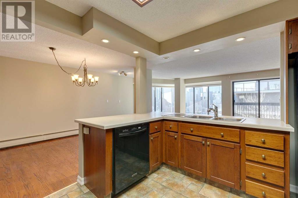 Single Family House for Sale in   Meredith Road NE Crescent Heights Calgary 