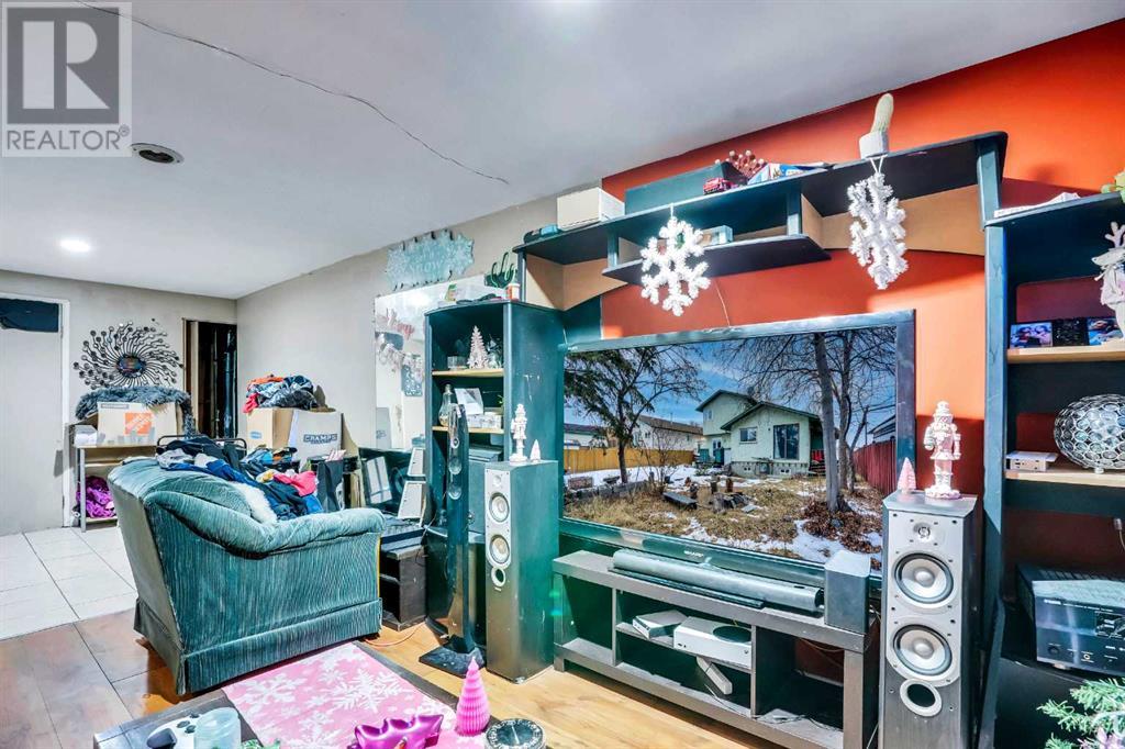 Single Family House Bi-level for Sale in  Whitefield Drive NE Whitehorn Calgary 