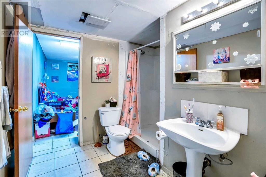 Single Family House Bi-level for Sale in  Whitefield Drive NE Whitehorn Calgary 