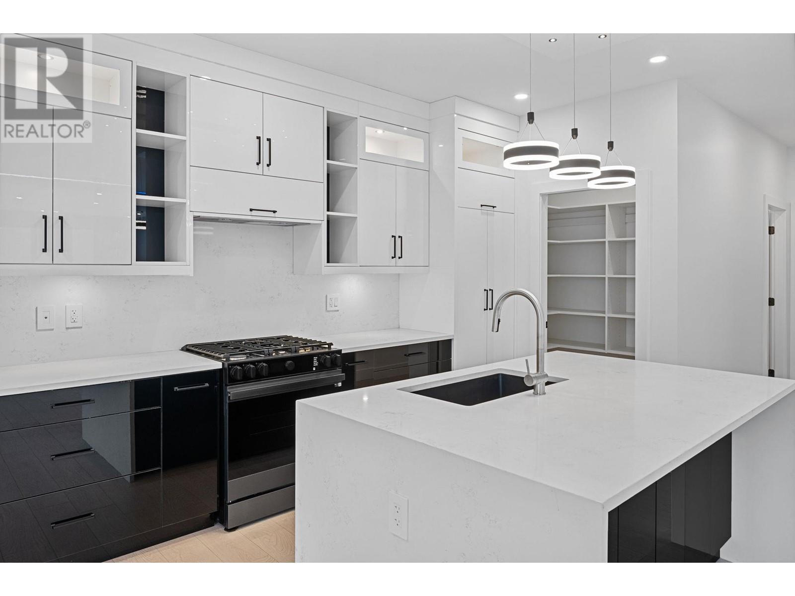 3774 Astoria Drive, West Kelowna