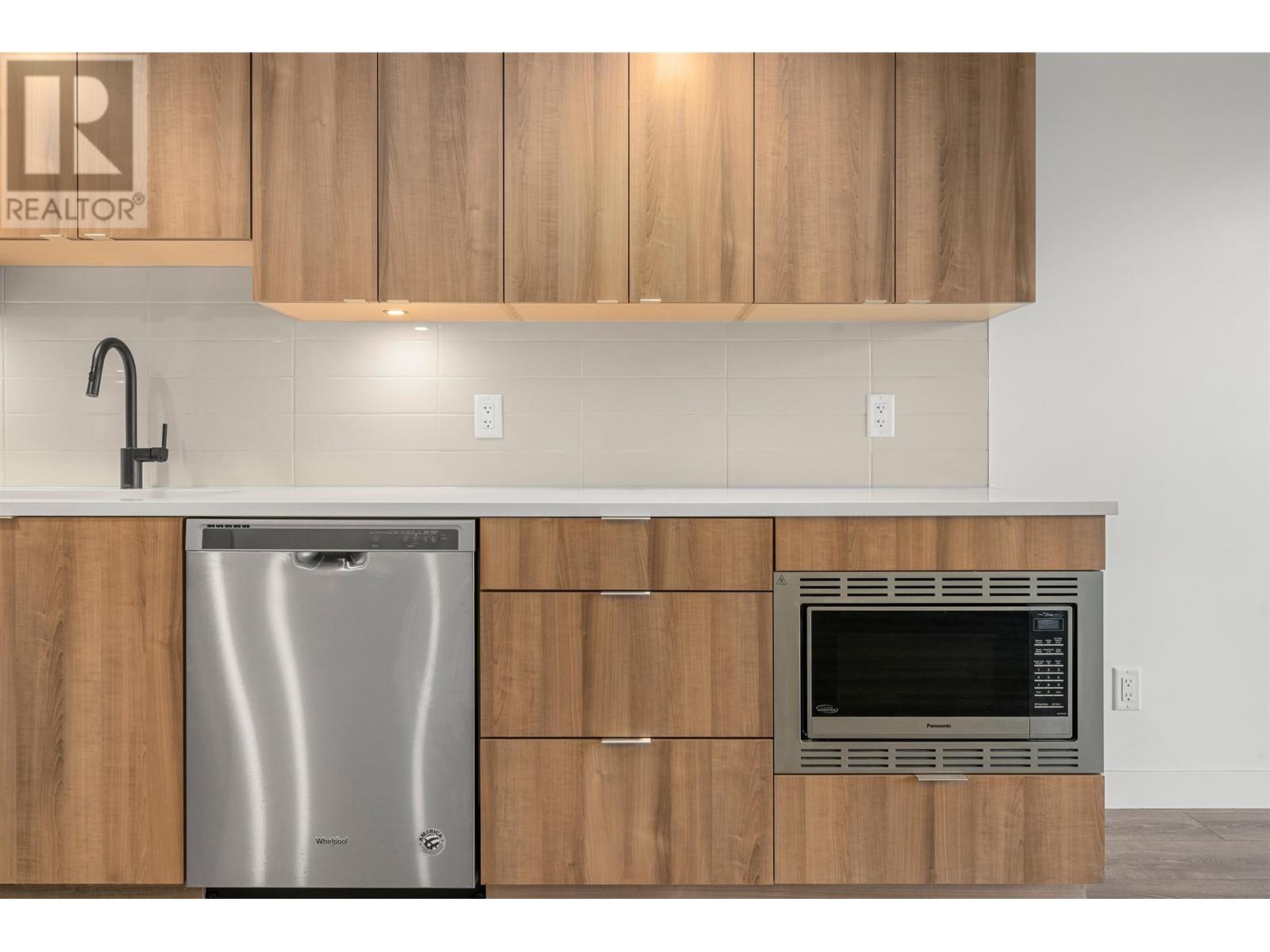 502 1365 PEMBERTON AVENUE, Squamish real estate listing R2959023