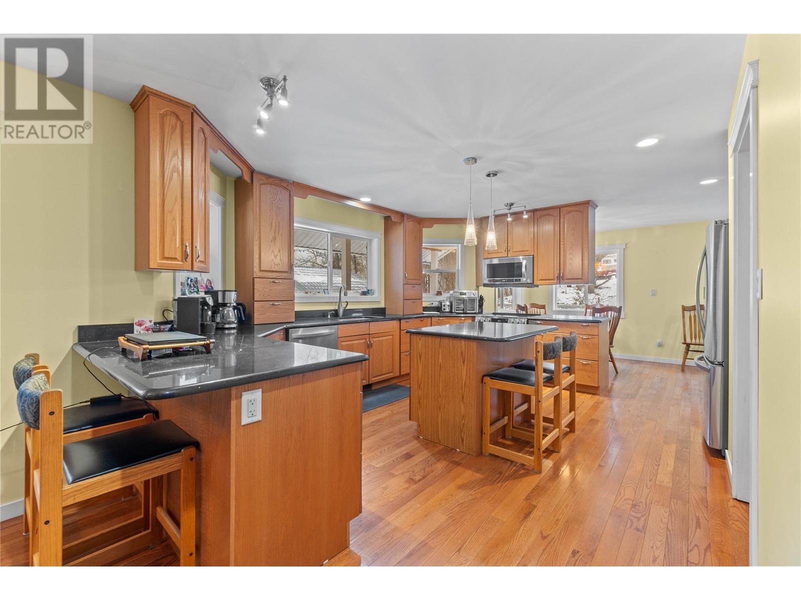  1091 60 Street Northwest, Salmon Arm