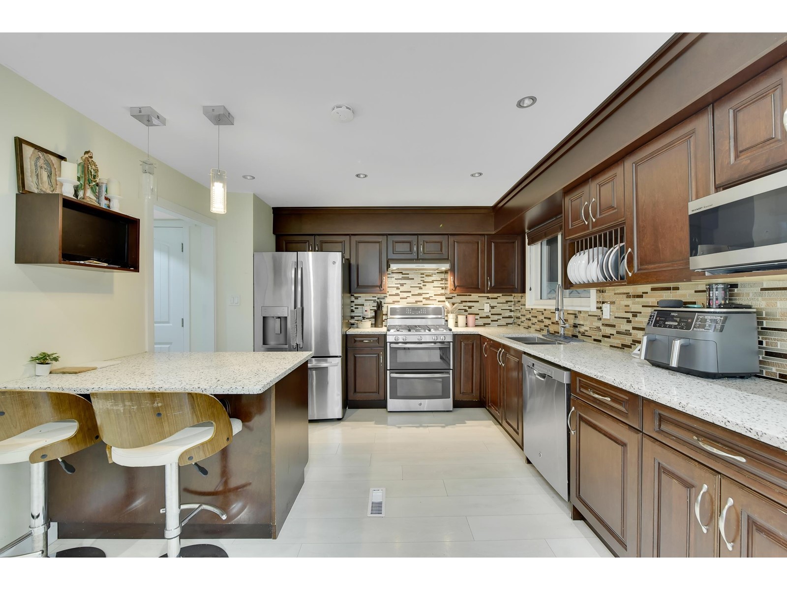 Photo 9 of 9068 146 A Street, Surrey BC