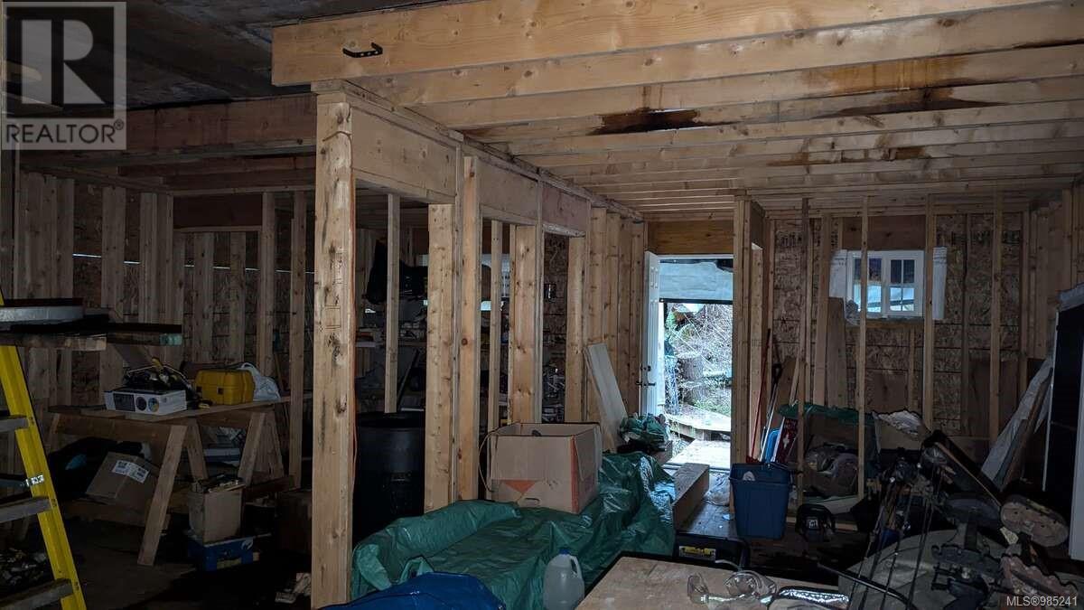 Photo 18 of 542 E Larch St, Alert Bay BC
