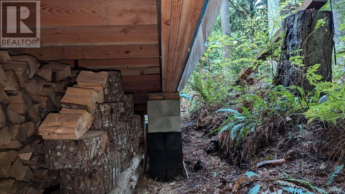 Photo 22 of 542 E Larch St, Alert Bay BC