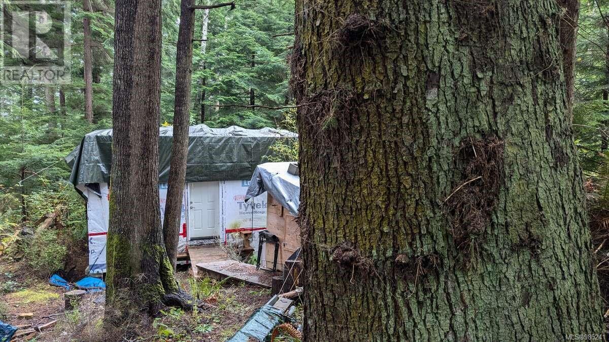 Photo 5 of 542 E Larch St, Alert Bay BC