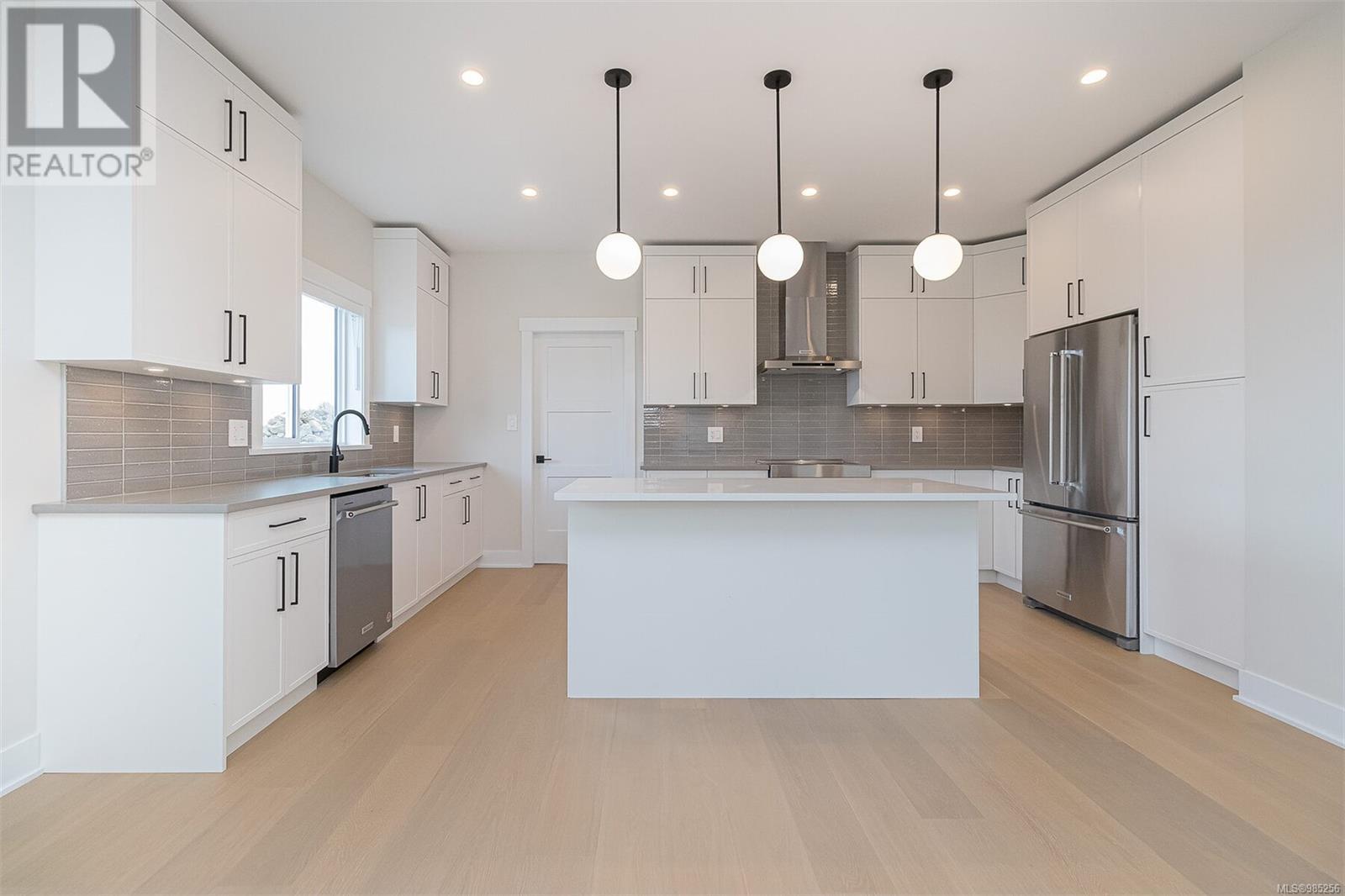2621 Mica Pl, Langford real estate listing 985256