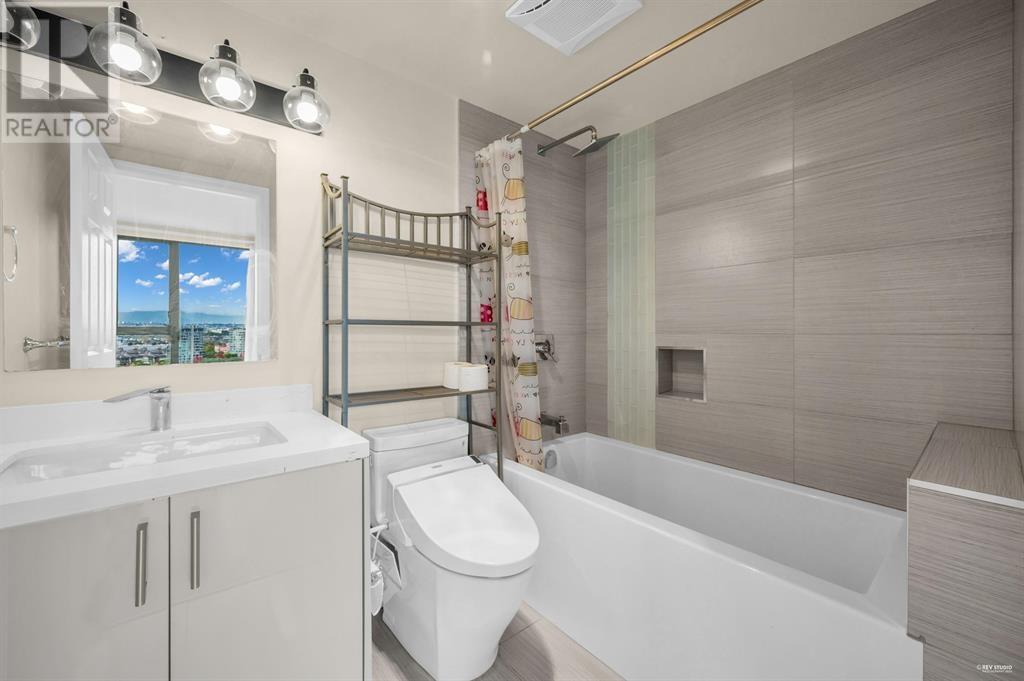 1507 8248 LANSDOWNE ROAD, Richmond