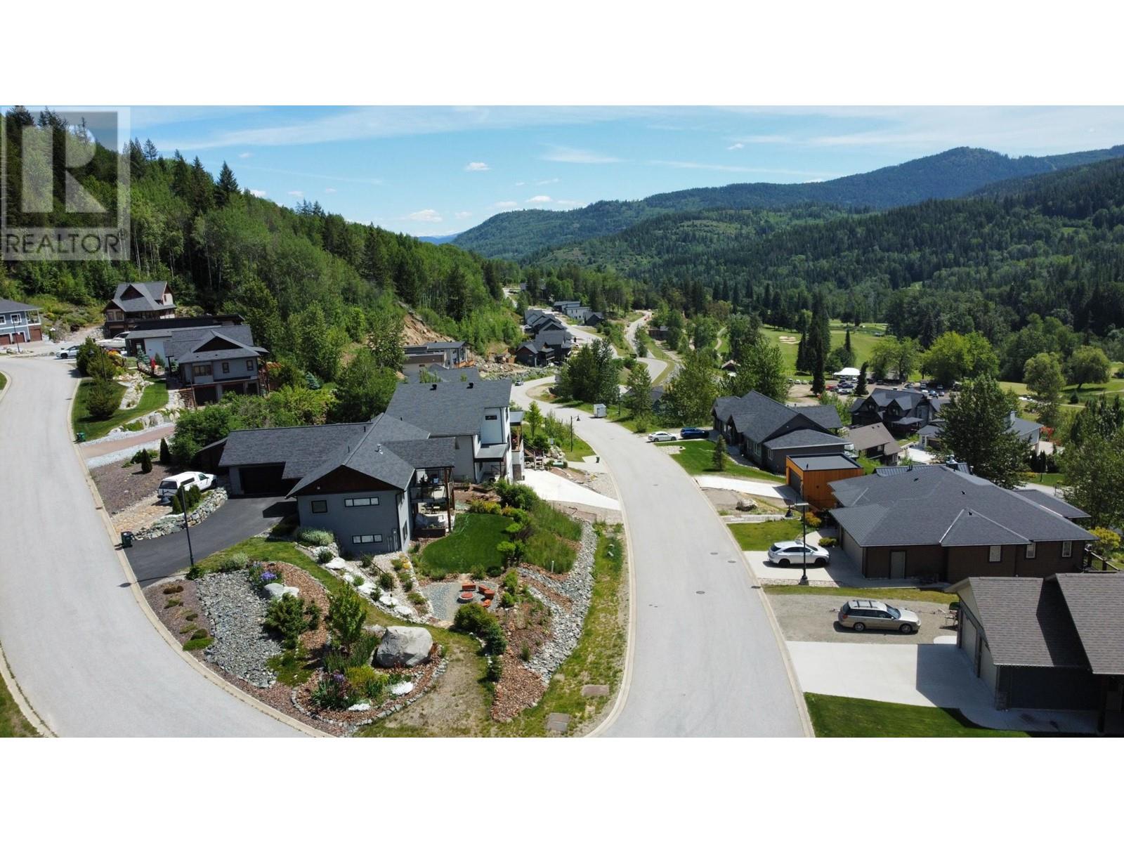 917 Redstone Drive, Rossland