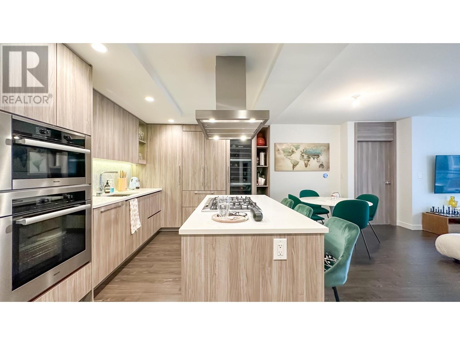 Photo 3 of 407 1768 Cook Street, Vancouver BC