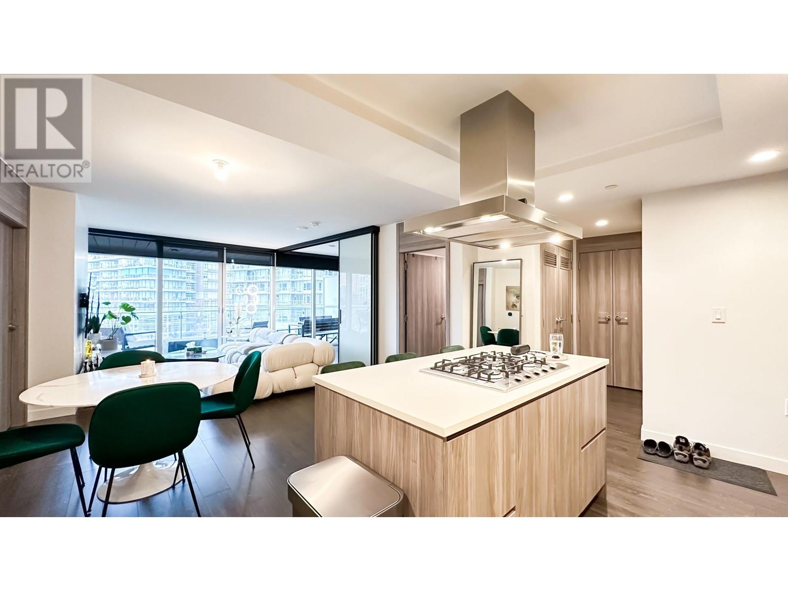 Photo 5 of 407 1768 Cook Street, Vancouver BC