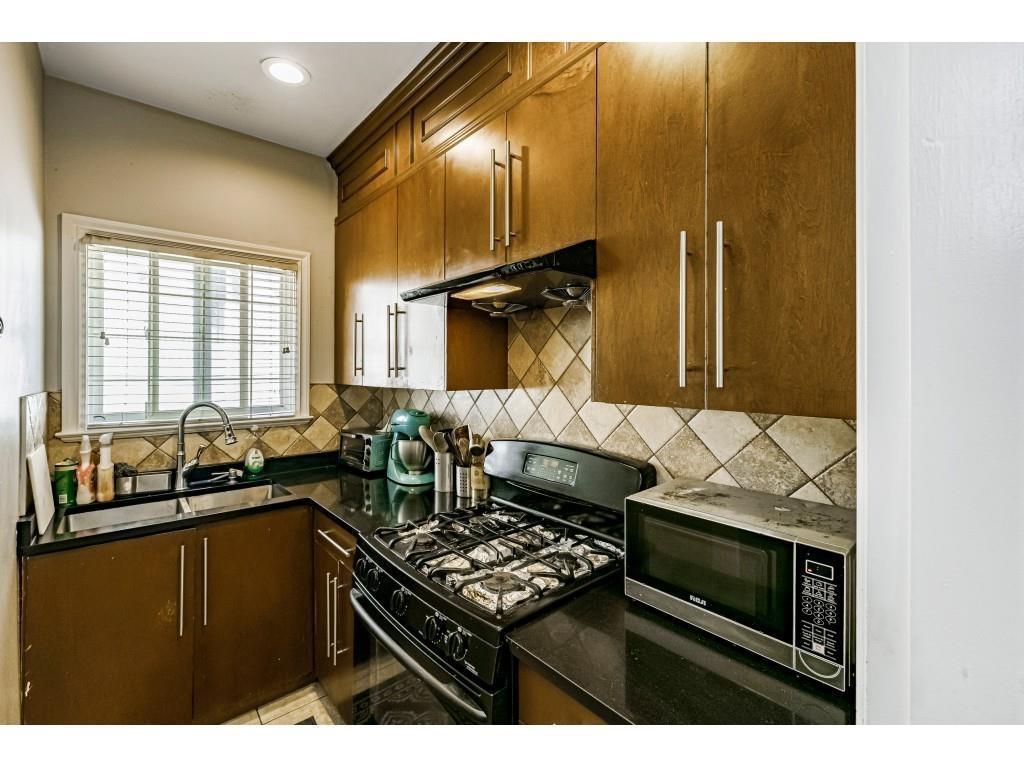 Photo 10 of 7833 147 A Street, Surrey BC