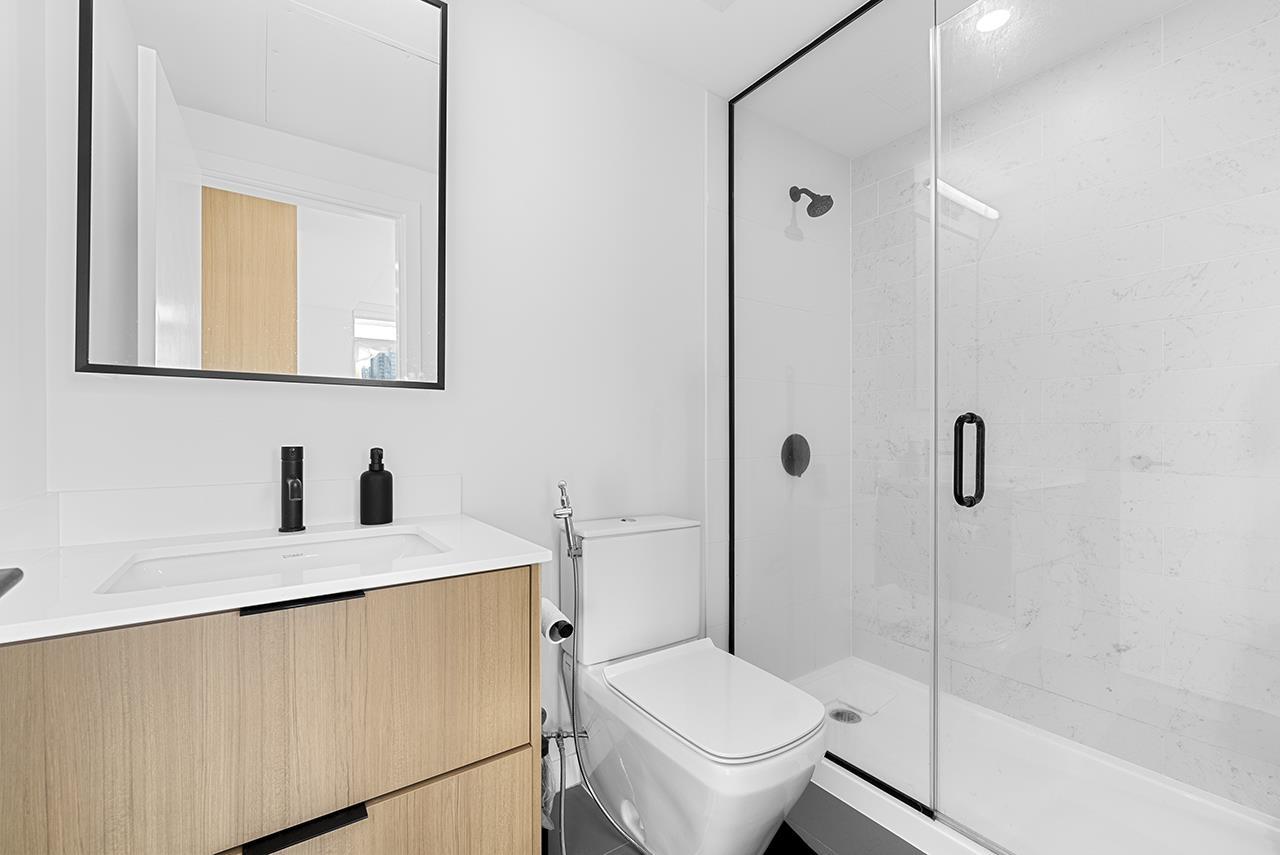 1605 13685 102 AVENUE, Surrey