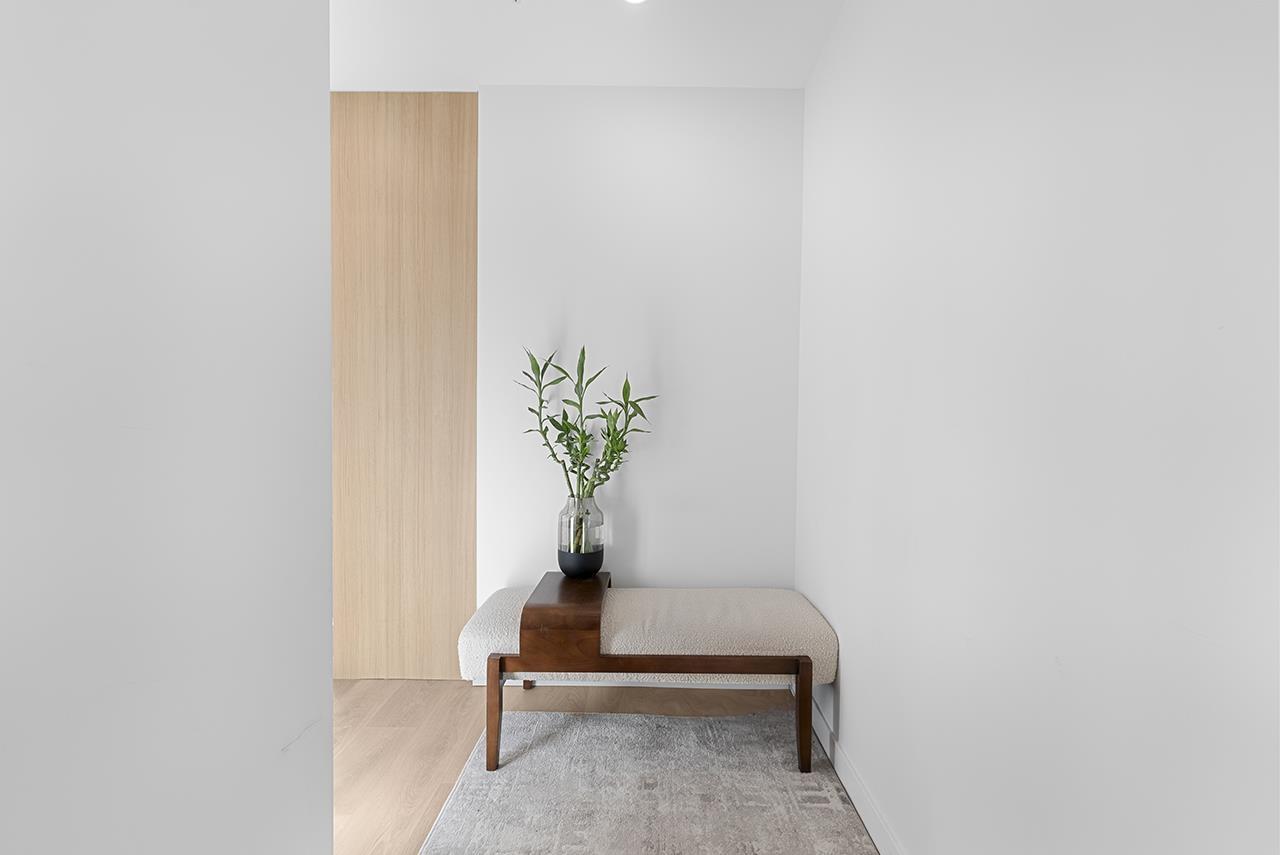 1605 13685 102 AVENUE, Surrey