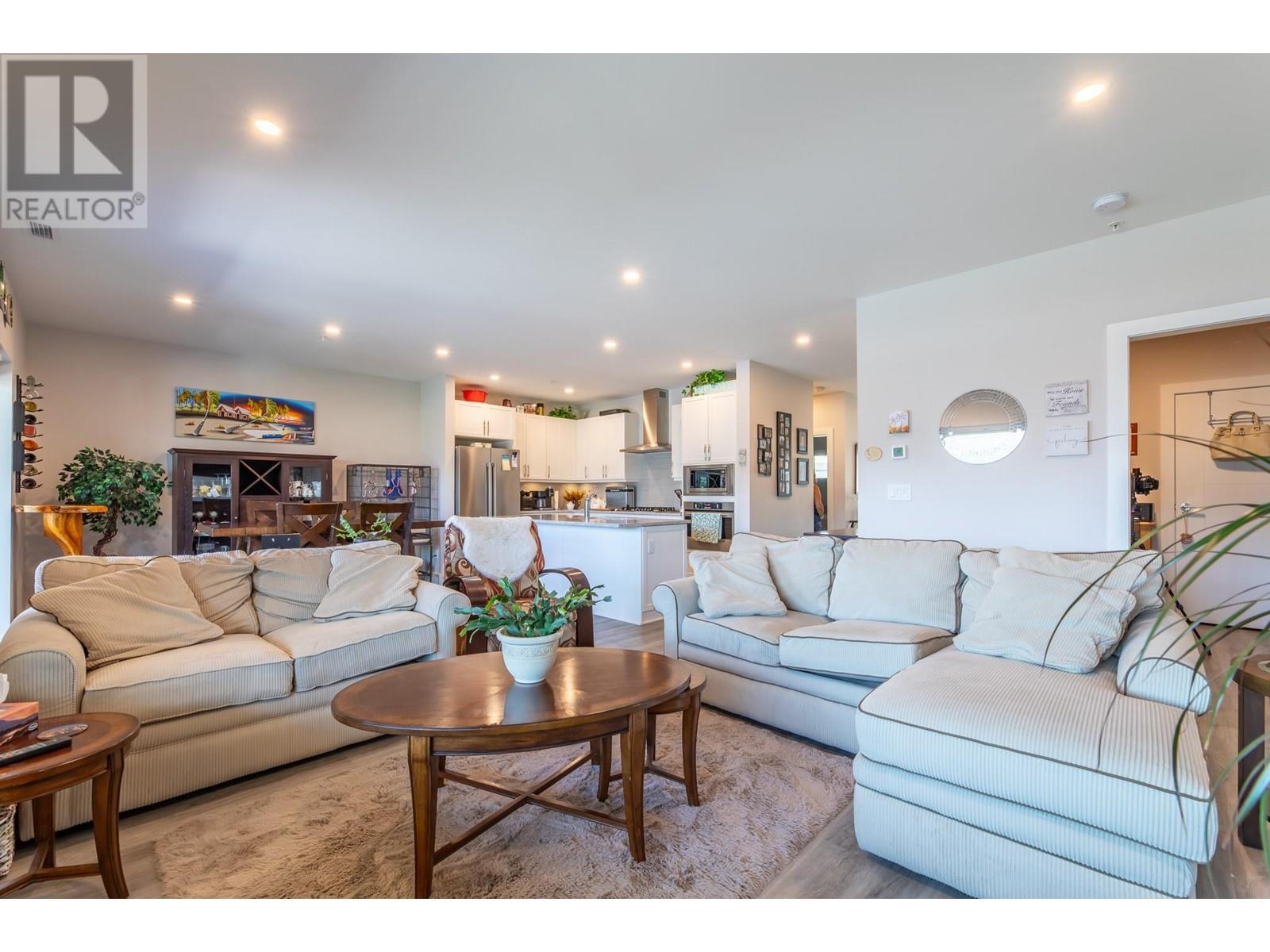 800 VISTA Park Unit# 822, Penticton