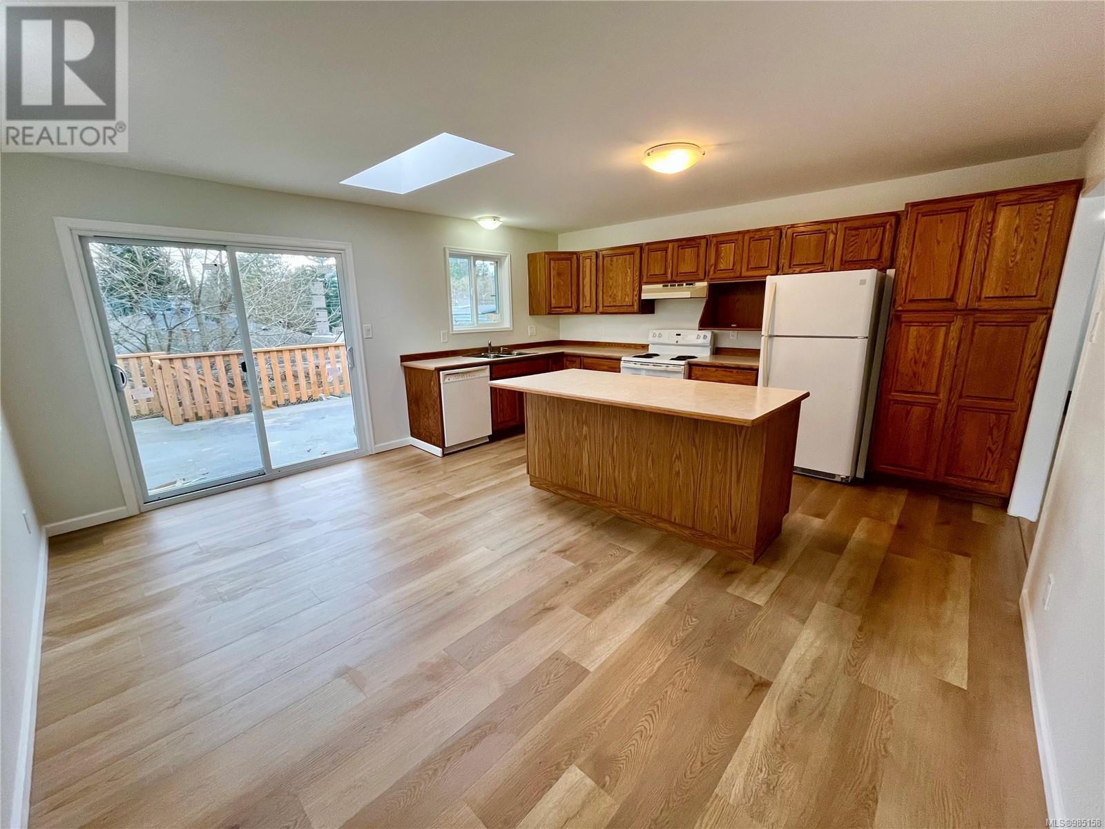 1735 Urquhart Ave, Courtenay