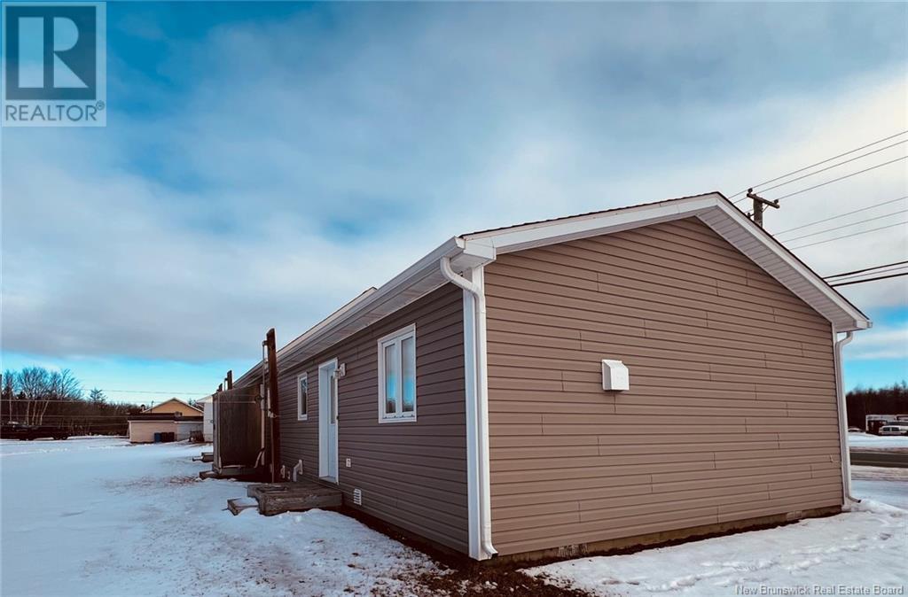 Photo 5 of 308 Rue Du Pecheur Nord, Lameque NB
