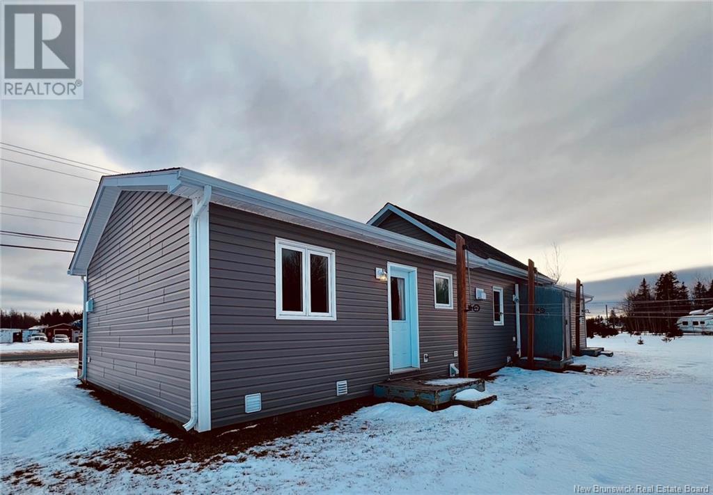 Photo 6 of 308 Rue Du Pecheur Nord, Lameque NB