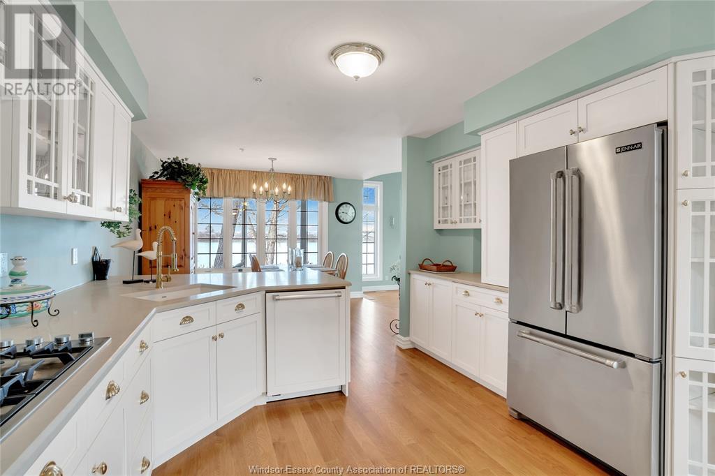 Photo 4 of 206 Crystal Bay Drive, Amherstburg ON