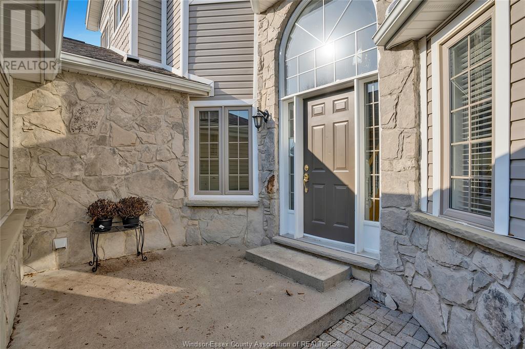 Photo 2 of 206 Crystal Bay Drive, Amherstburg ON