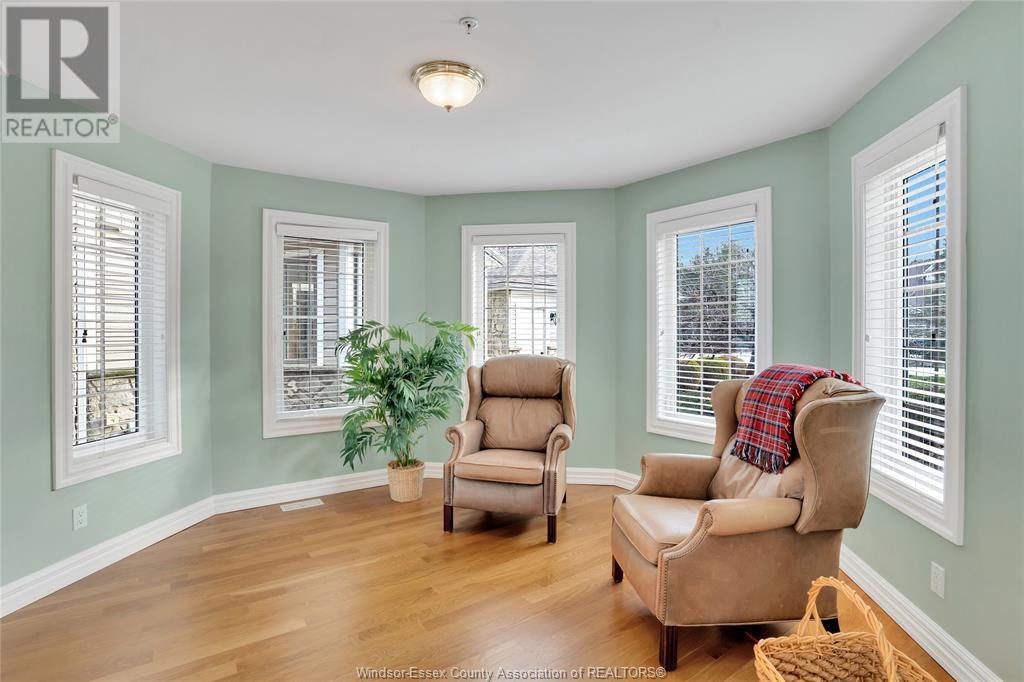 Photo 10 of 206 Crystal Bay Drive, Amherstburg ON