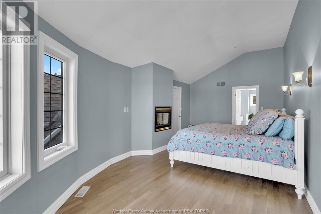 Photo 17 of 206 Crystal Bay Drive, Amherstburg ON