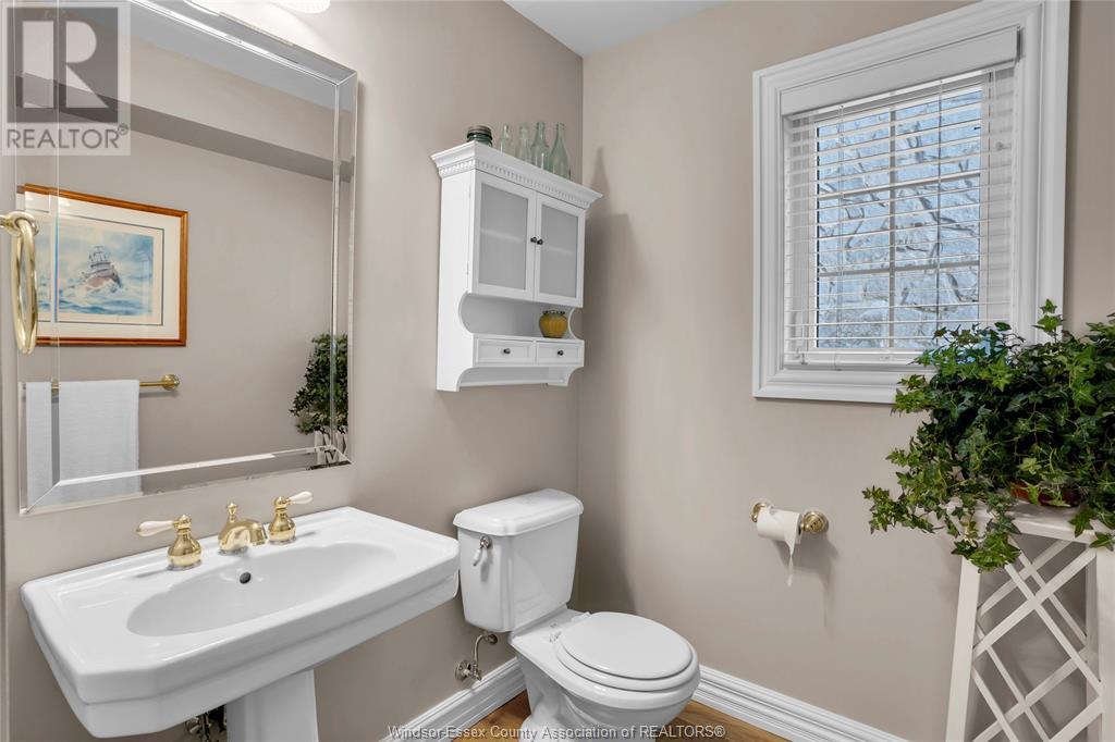 Photo 13 of 206 Crystal Bay Drive, Amherstburg ON