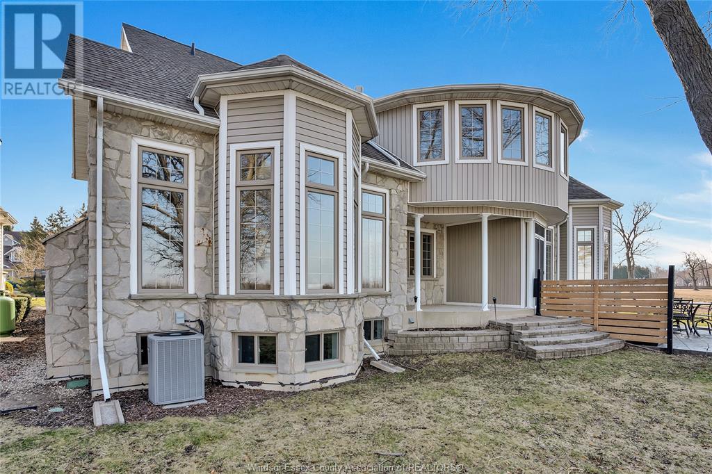 Photo 25 of 206 Crystal Bay Drive, Amherstburg ON