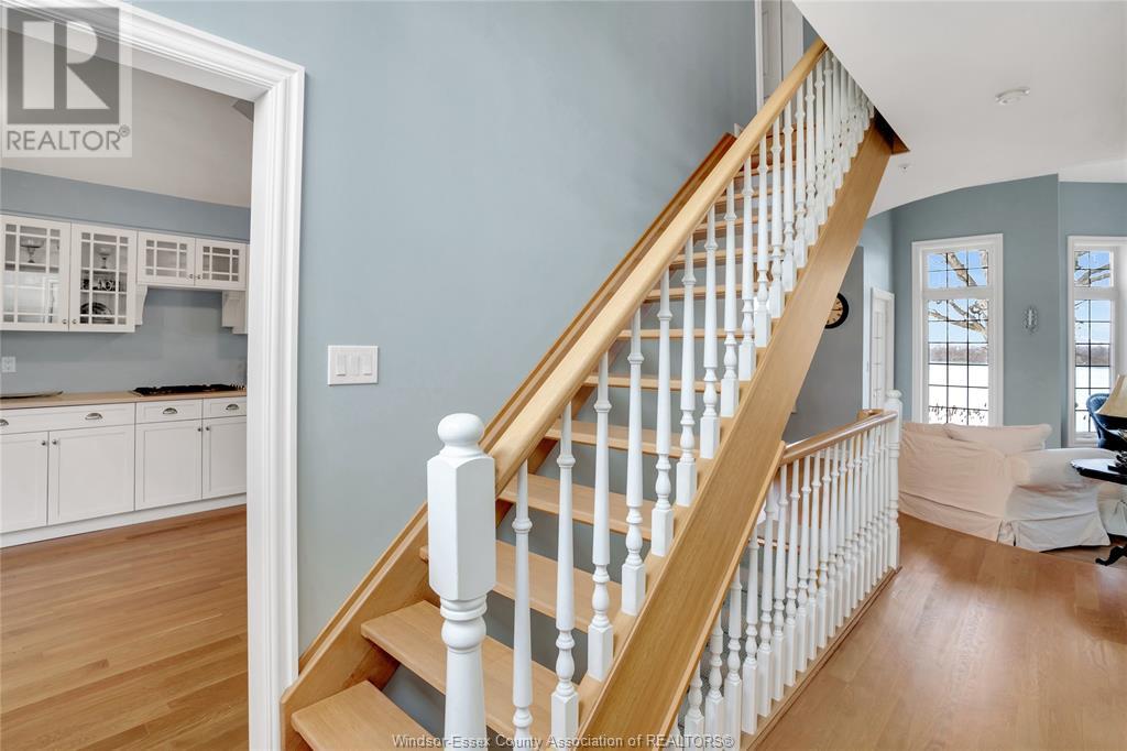 Photo 12 of 206 Crystal Bay Drive, Amherstburg ON