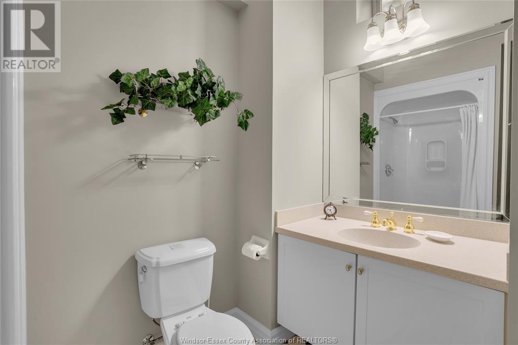 Photo 23 of 206 Crystal Bay Drive, Amherstburg ON
