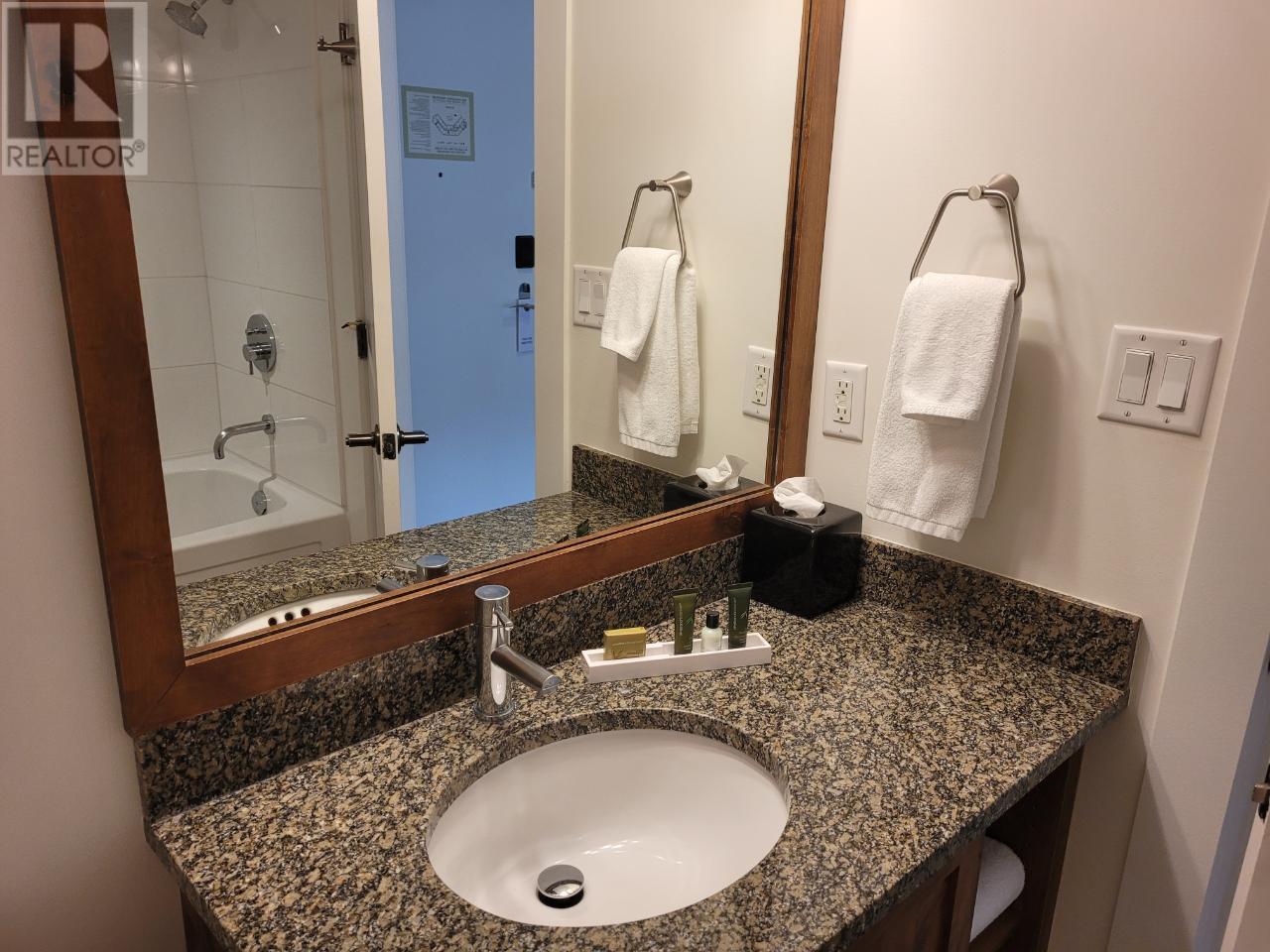 132 4200 LAKESHORE Drive, Osoyoos