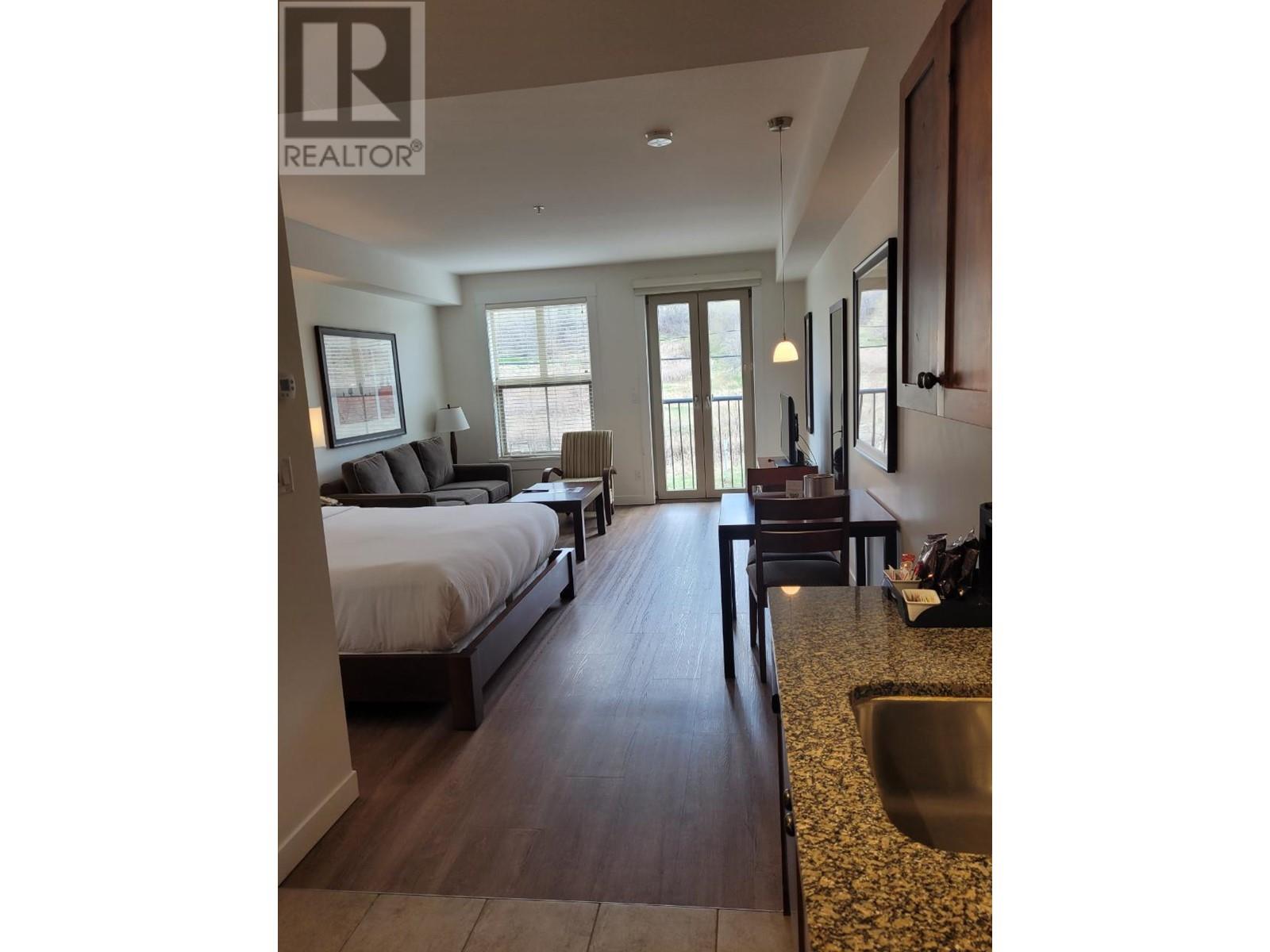 132 4200 LAKESHORE Drive, Osoyoos