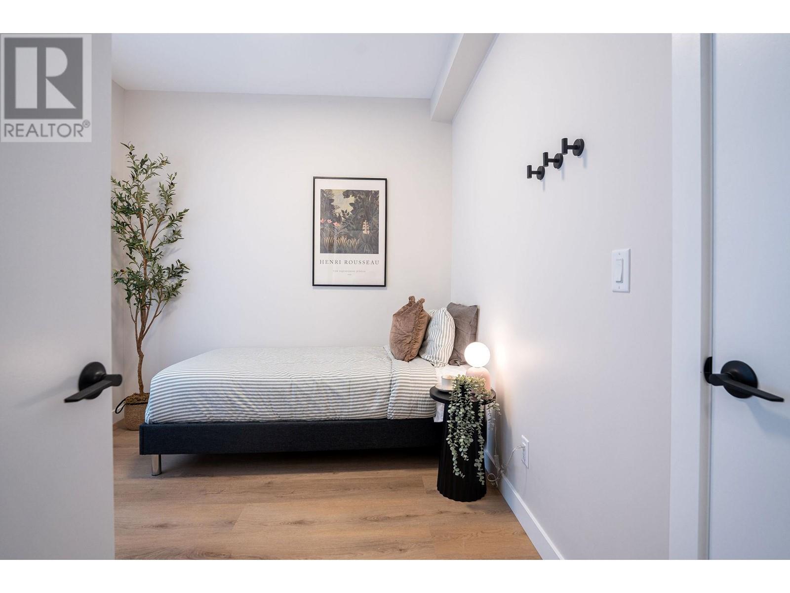 1241 Douglas Street W, Revelstoke
