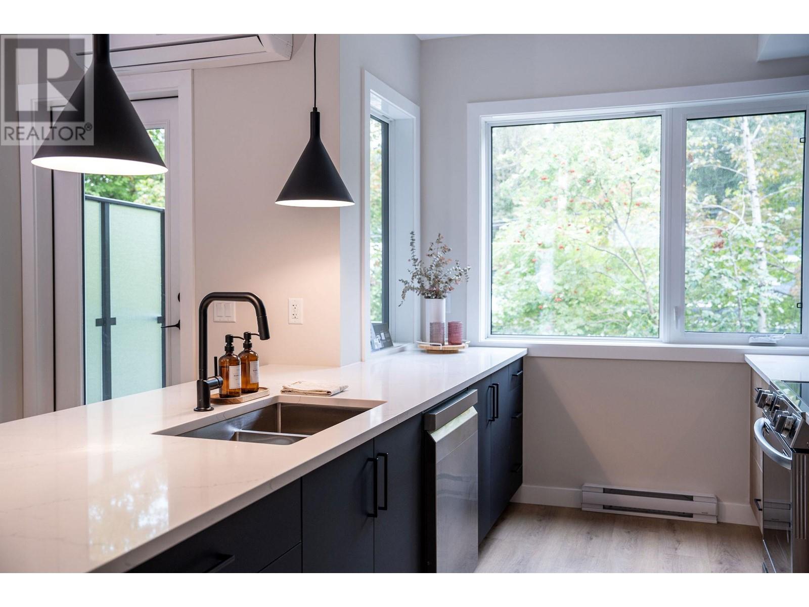 1241 Douglas Street W, Revelstoke