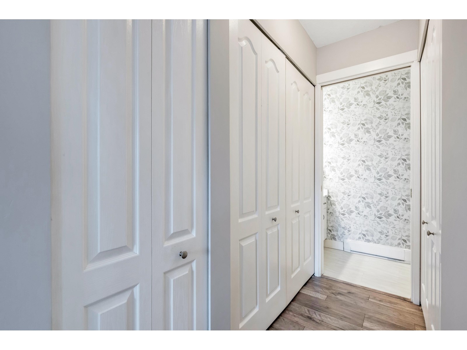 304 15991 THRIFT AVENUE, White Rock