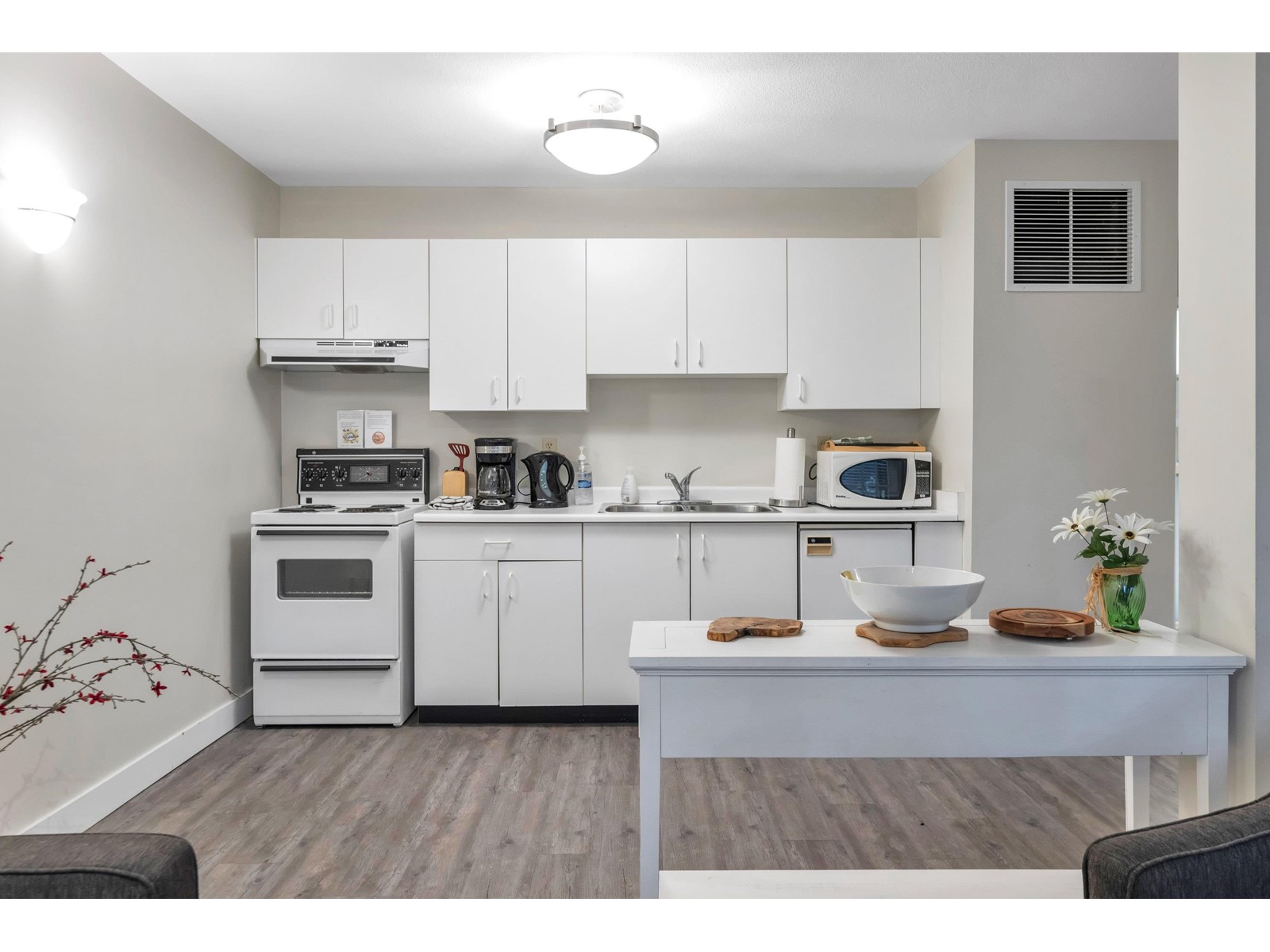 304 15991 THRIFT AVENUE, White Rock