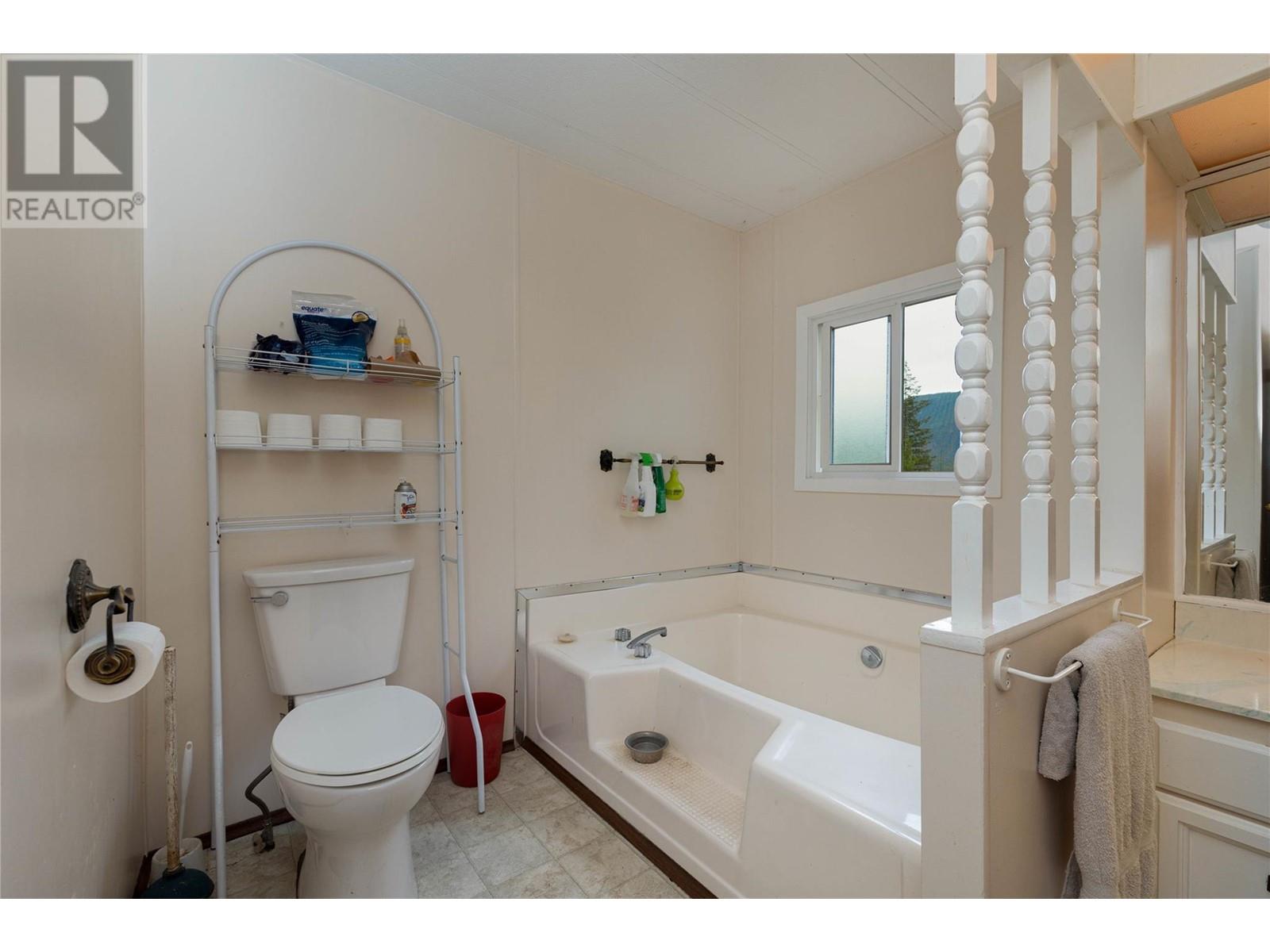1,2,3 649 Lee Road, Tappen