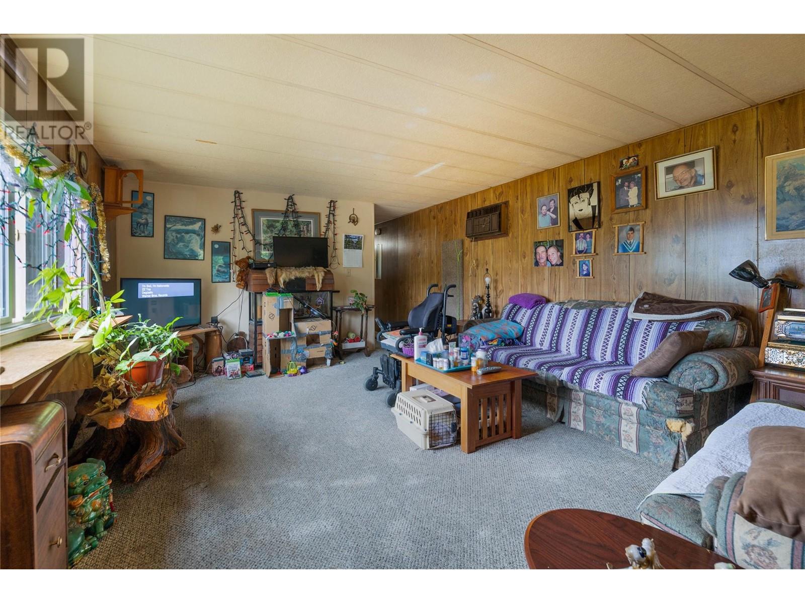 1,2,3 649 Lee Road, Tappen