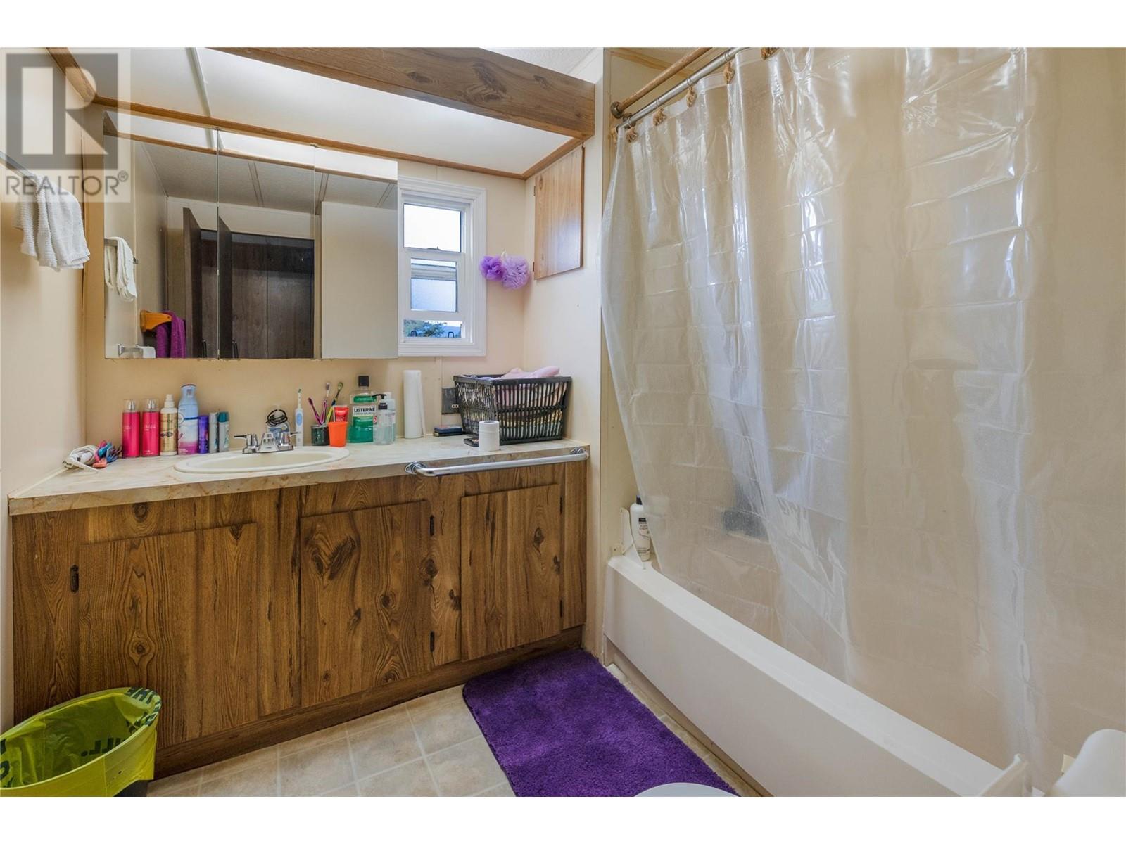 1,2,3 649 Lee Road, Tappen