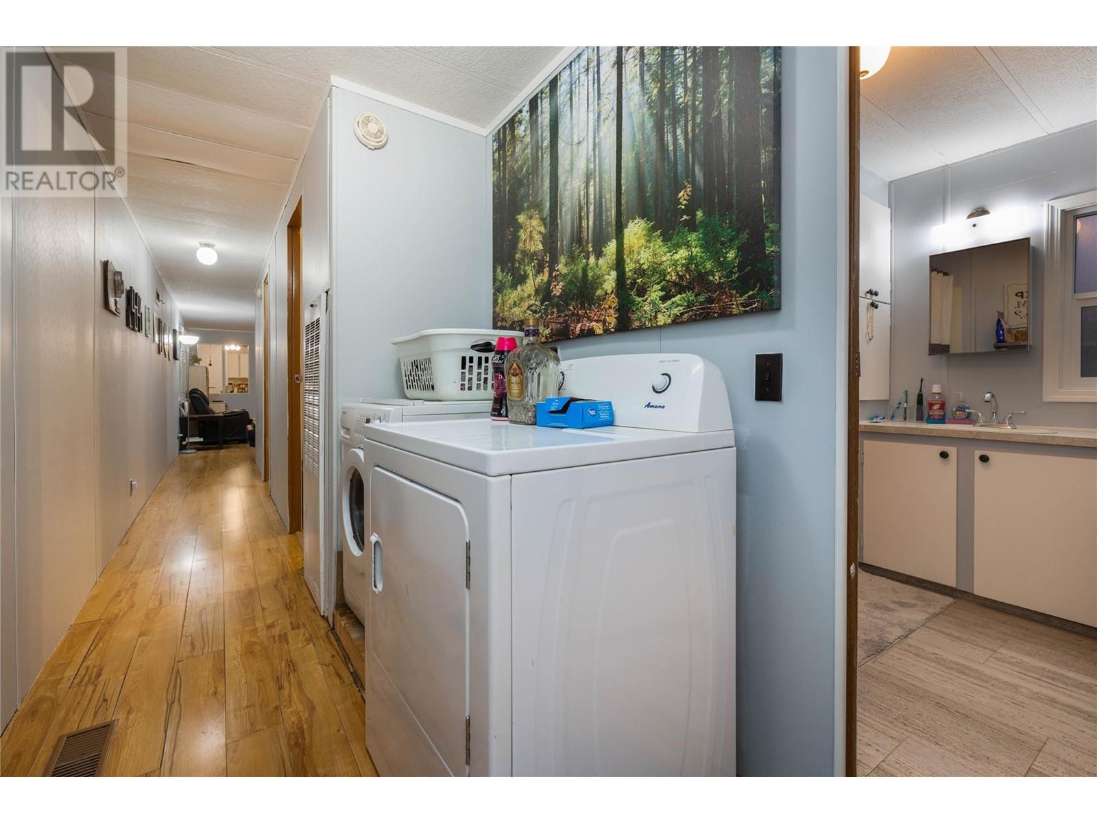 1,2,3 649 Lee Road, Tappen