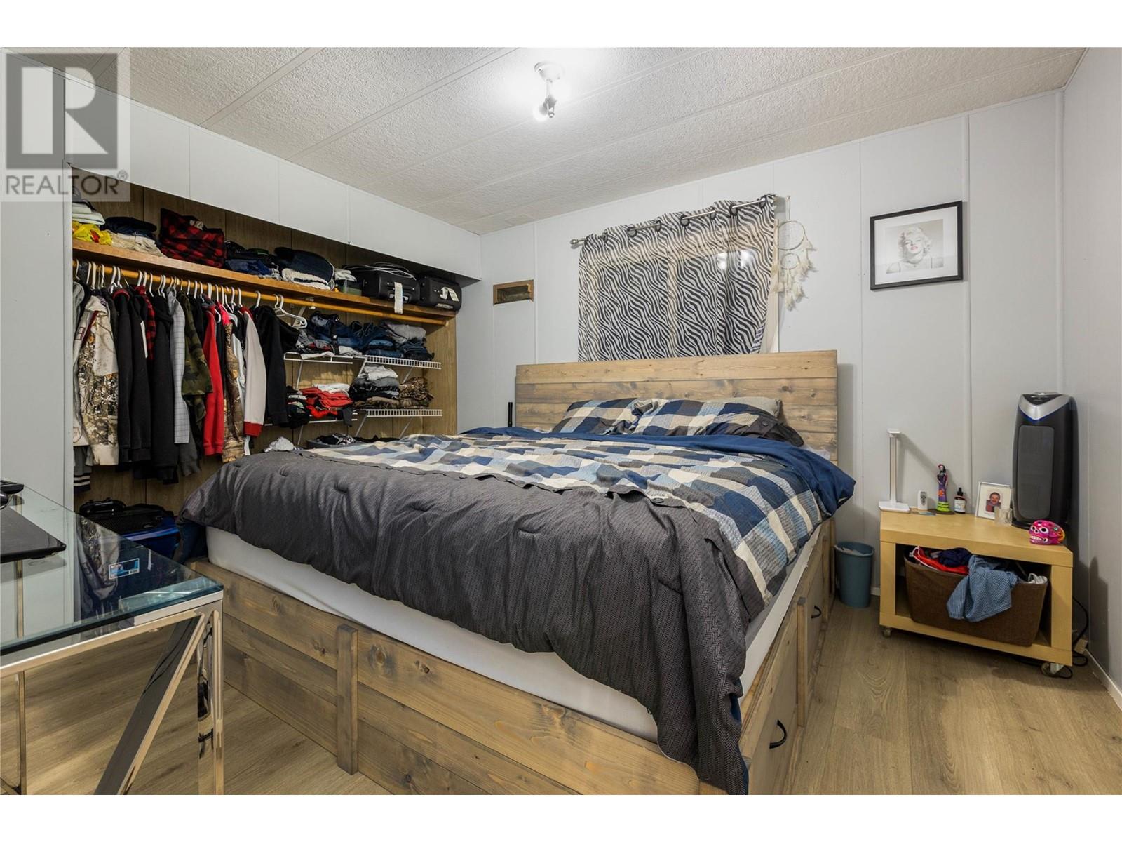 1,2,3 649 Lee Road, Tappen