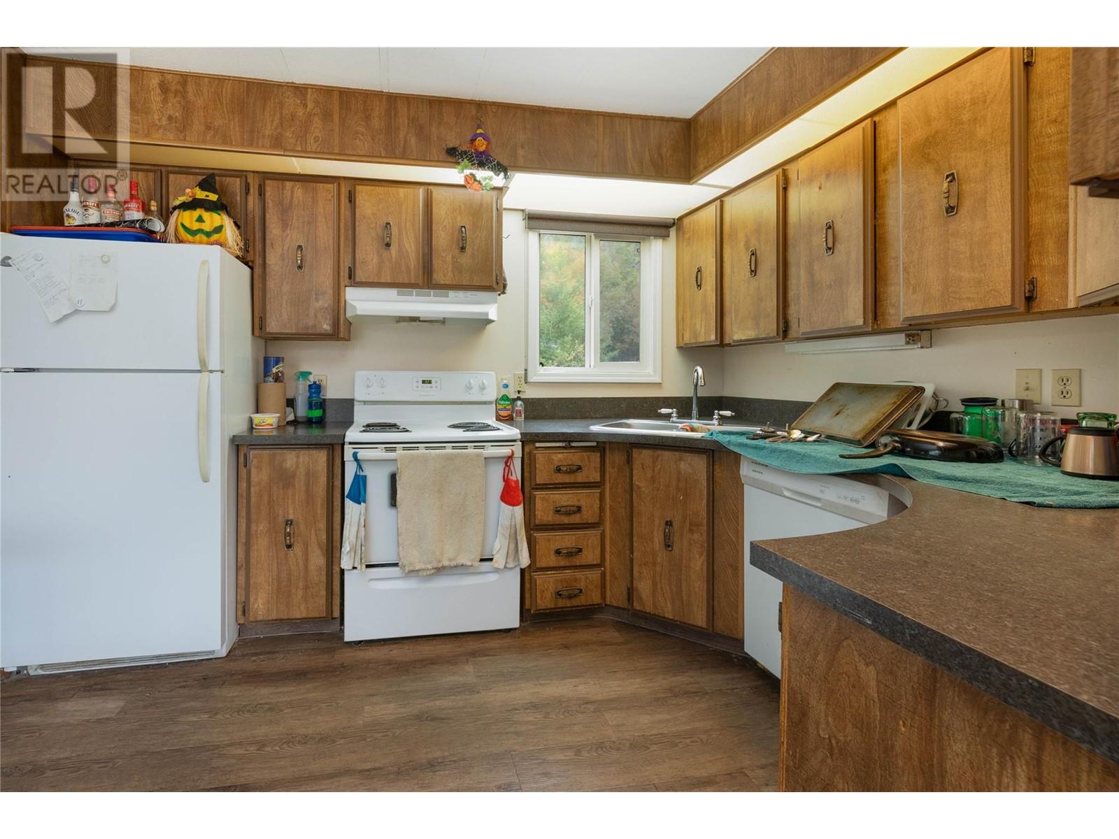 1,2,3 649 Lee Road, Tappen