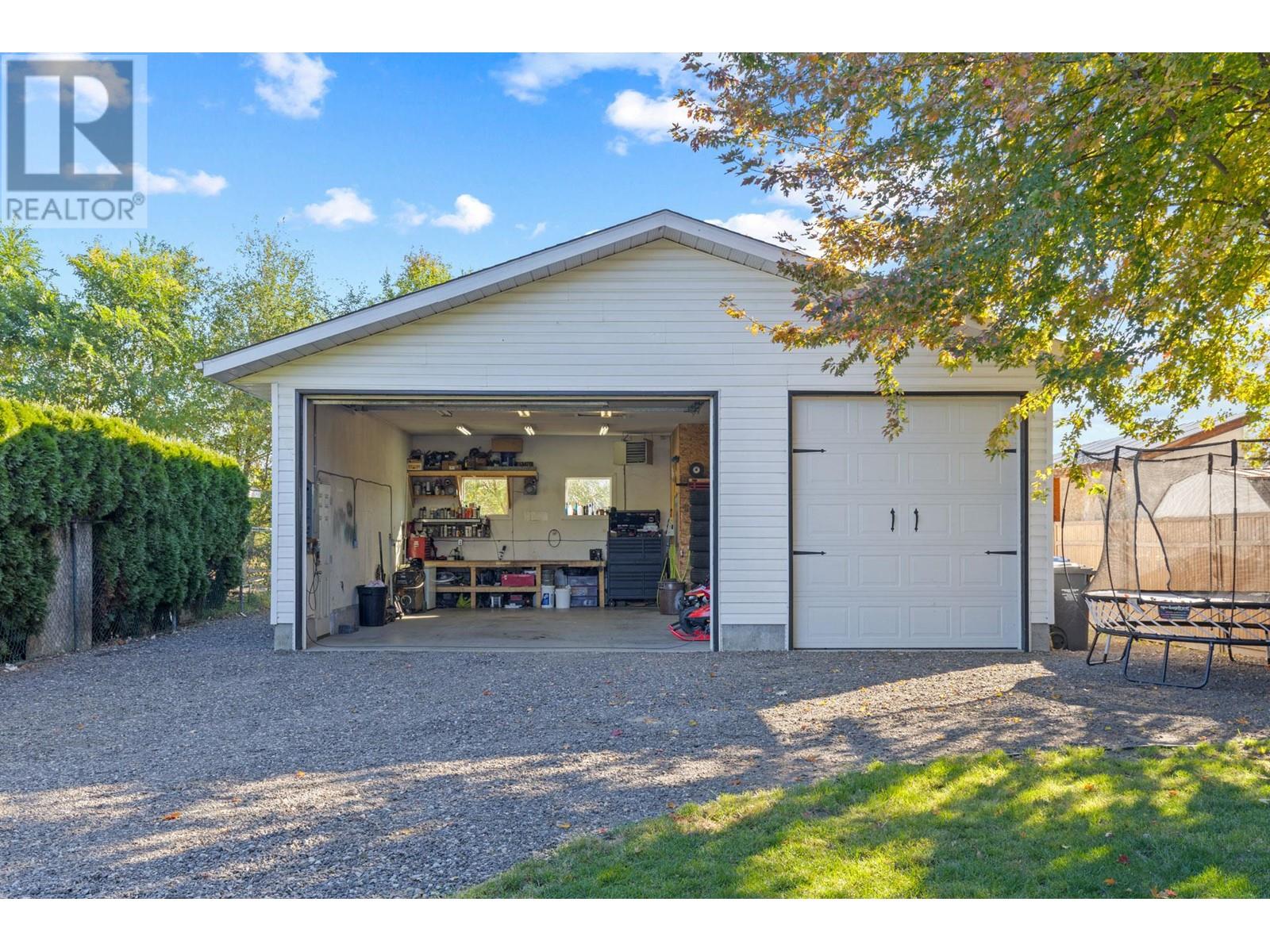 525 Killarney Road, Kelowna