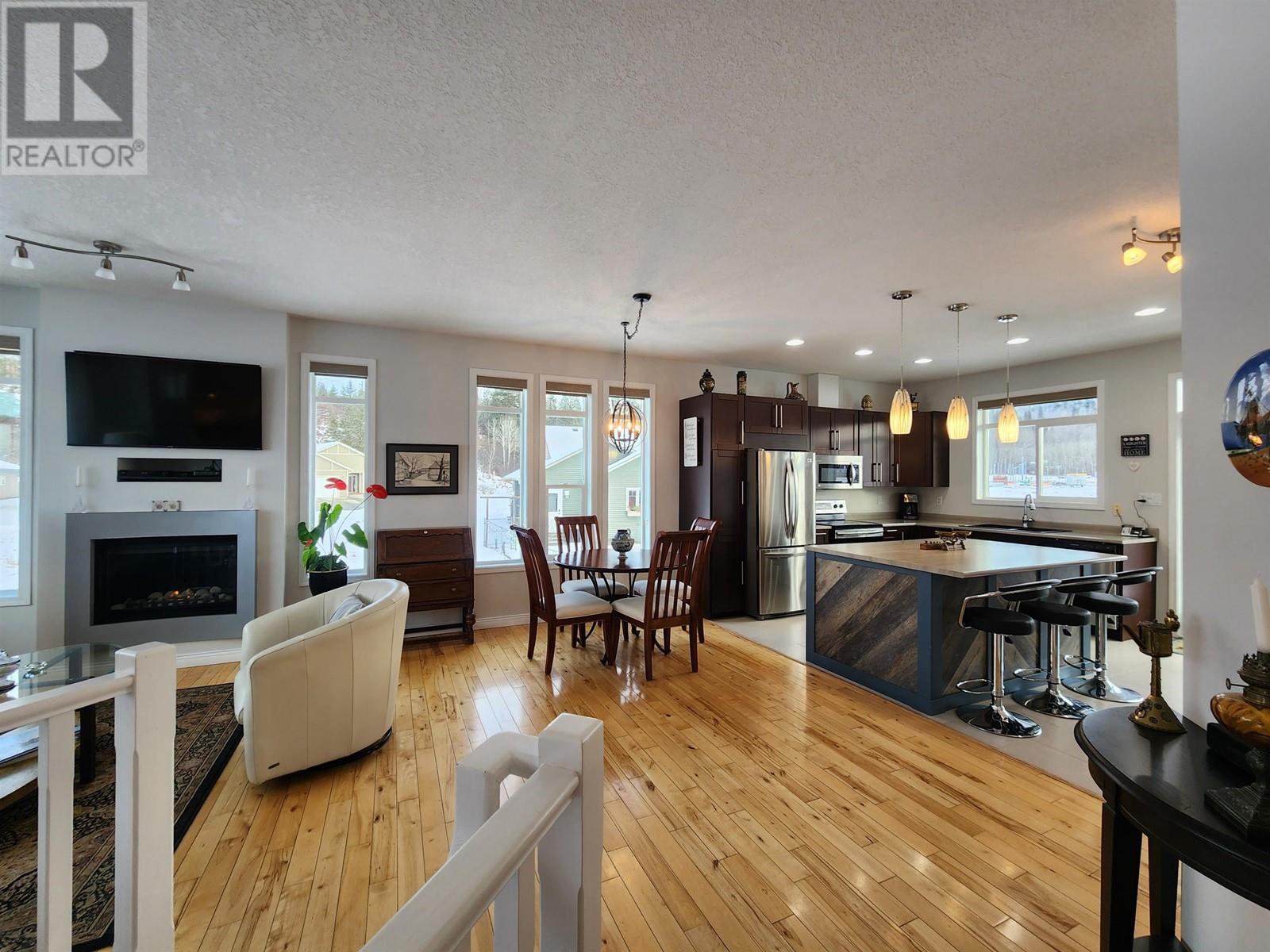 195 NICKEL RIDGE AVENUE, Quesnel